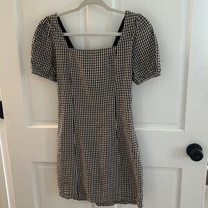 Brand: Sincerely Jules // Size: M // Color: Black & White Gingham